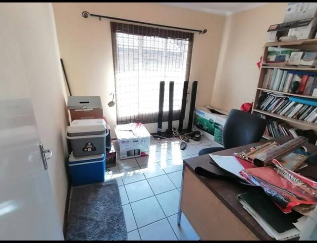 4 BEDROOM TOWNHOUSE FOR SALE IN MONDEOR